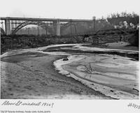 Side view of the Bloor Street Viaduct in 1920. thumbnail